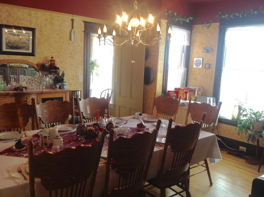 Maison McKenzie House Campbellton Extérieur photo