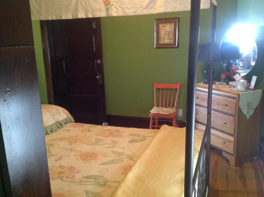 Maison McKenzie House Campbellton Extérieur photo